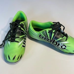 Umbro cleats size 13k